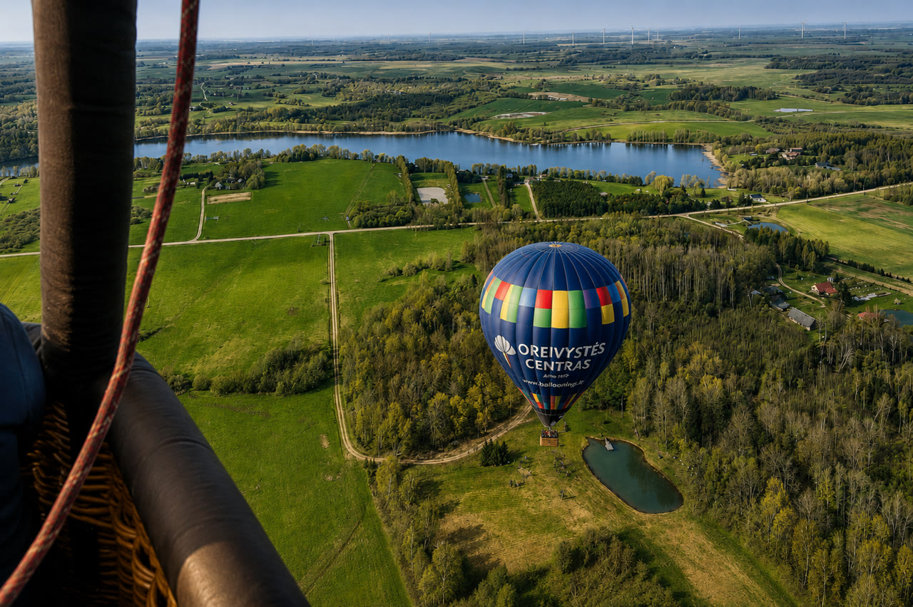 Oreivystės Centro oro balionas virš Vila Valentino apylinkių